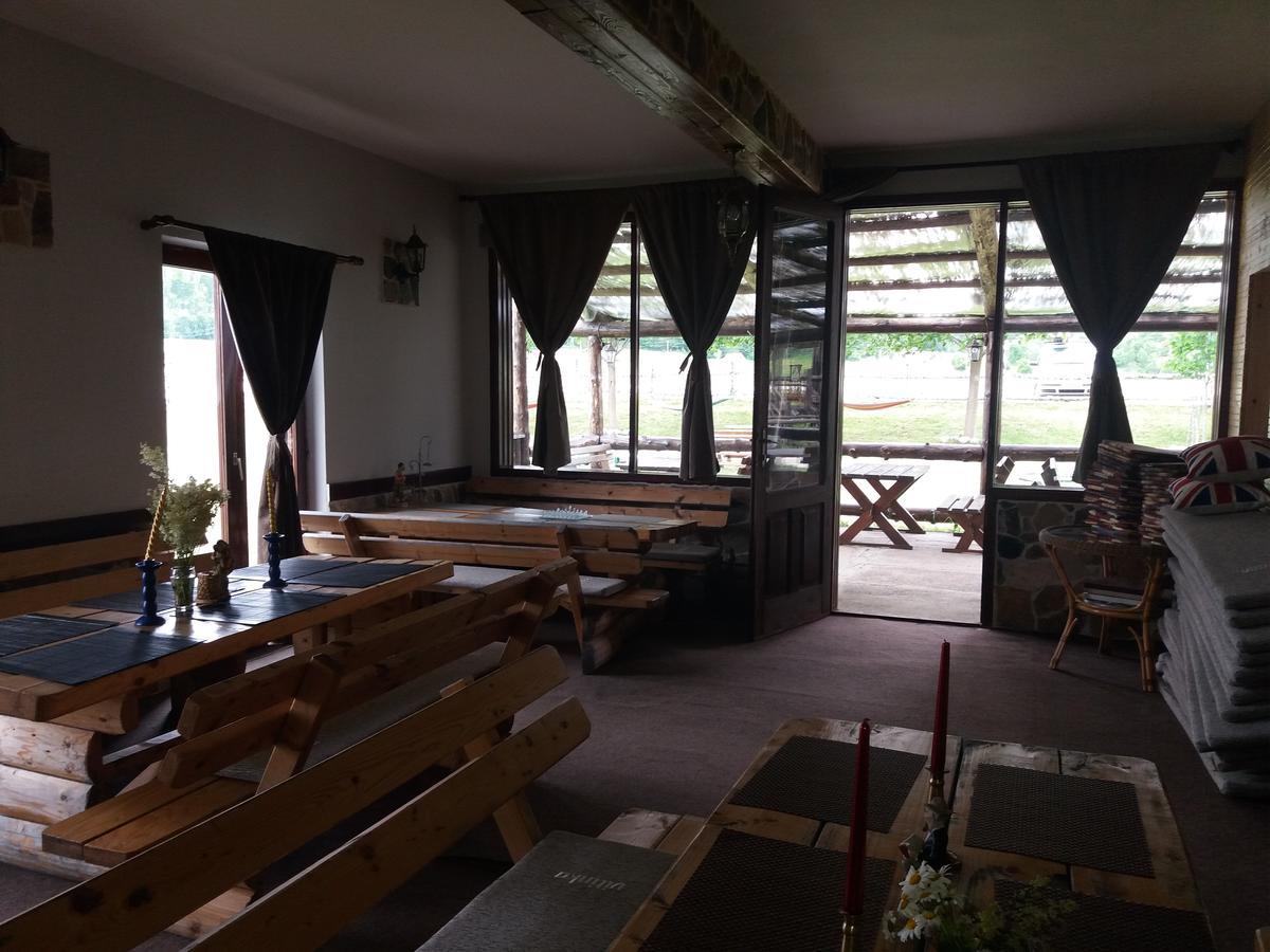 Motel Zaborje ปลูชิเน ภายนอก รูปภาพ