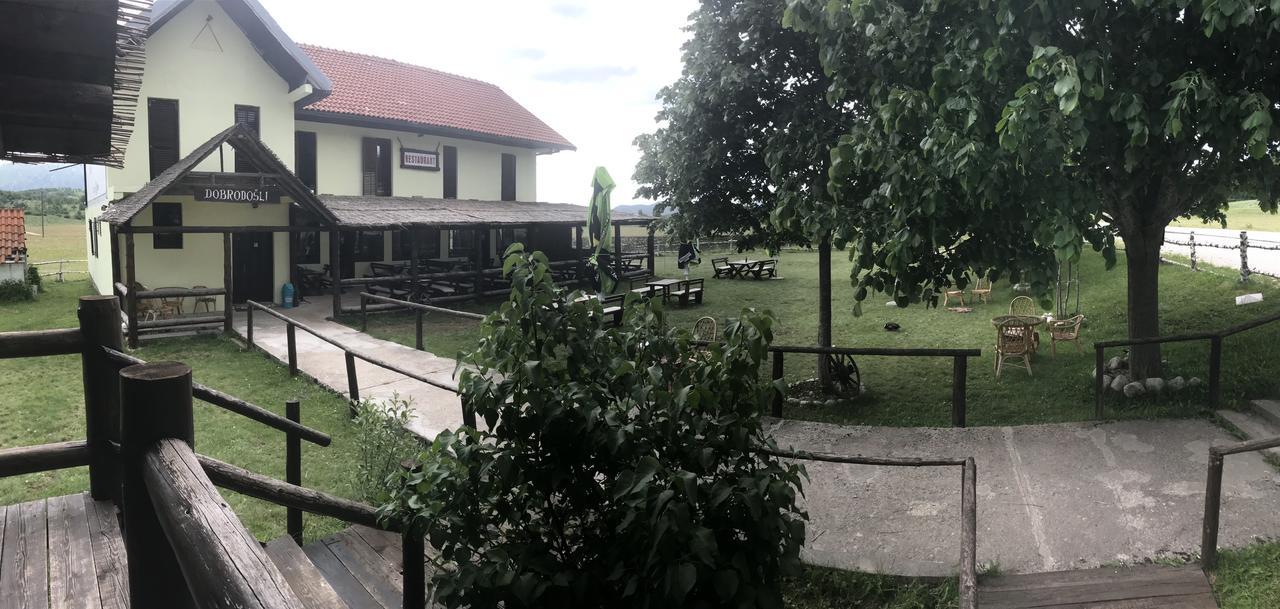 Motel Zaborje ปลูชิเน ภายนอก รูปภาพ