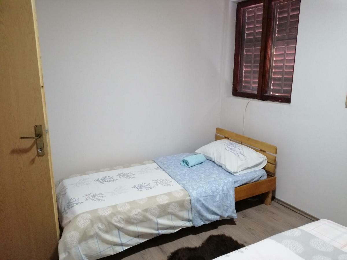 Motel Zaborje ปลูชิเน ภายนอก รูปภาพ