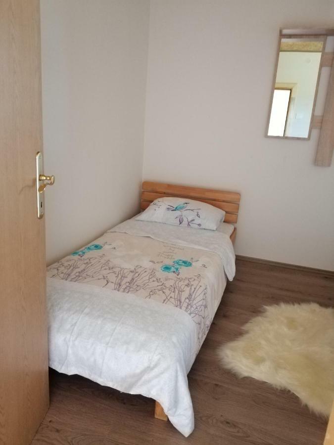 Motel Zaborje ปลูชิเน ภายนอก รูปภาพ