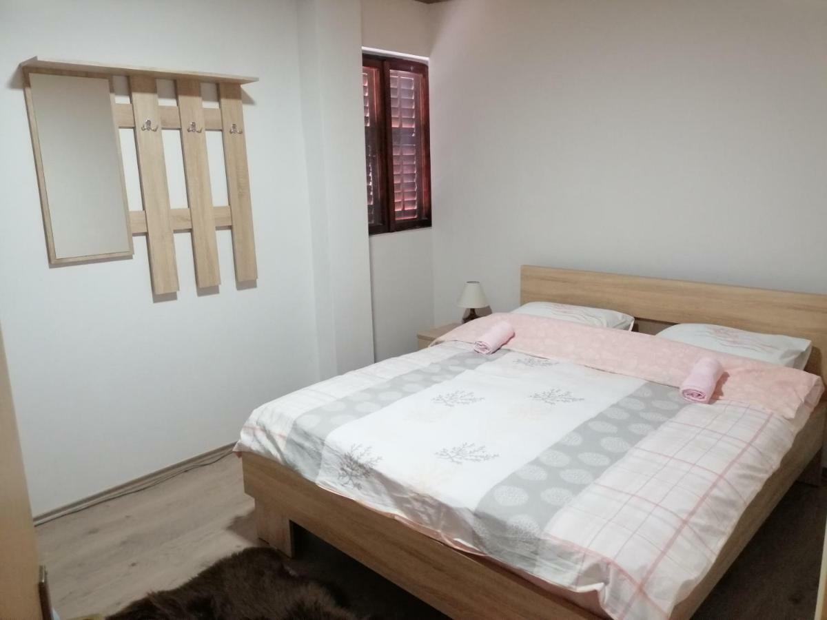 Motel Zaborje ปลูชิเน ภายนอก รูปภาพ